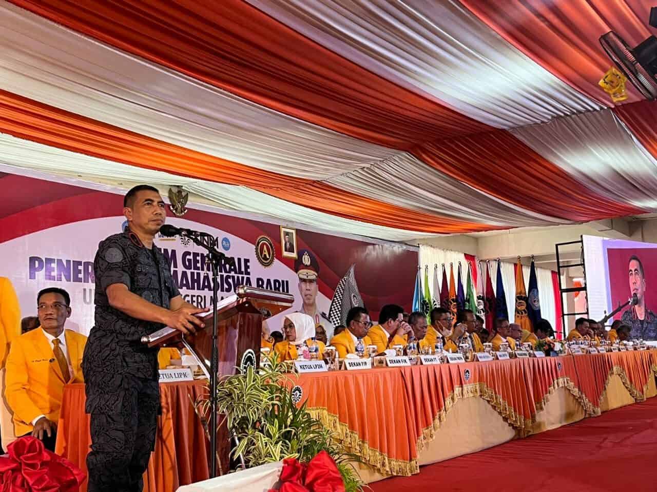 Kepala BNNP Sulawesi Selatan Memberikan Kuliah Umum Perdana Sosialisasi P4GN pada Kegiatan Studium Generale Peneriman Mahasiswa Baru Universitas Negeri Makassar Tahun Akademik 2023/2024