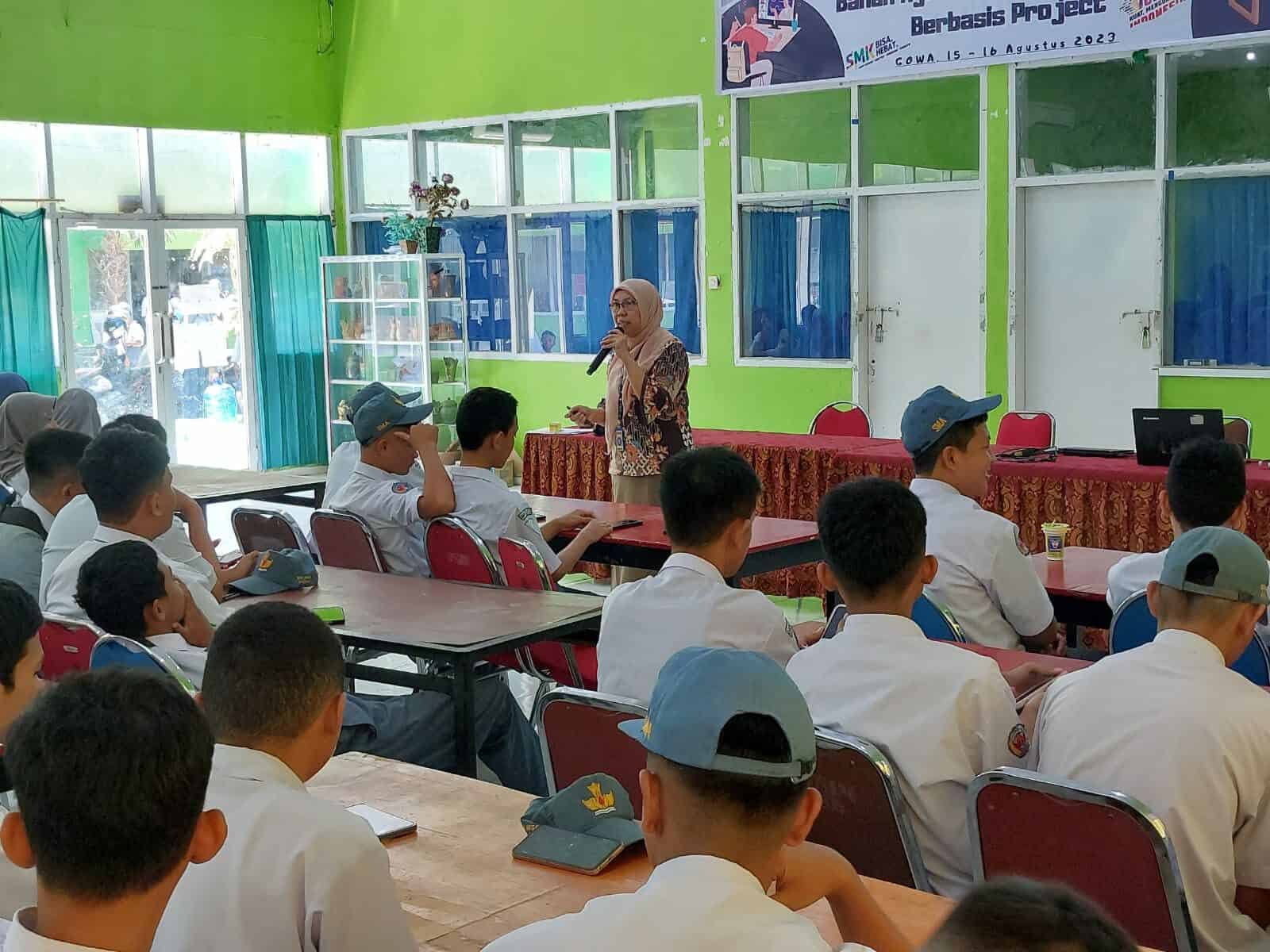 Penyuluhan/Sosialisasi P4GN serta Kampanye War On Drugs bekerjasama dengan UPT Puskesmas Somba Opu Penyuluhan/Sosialisasi P4GN serta Kampanye War On Drugs bekerjasama dengan UPT Puskesmas Somba Opu