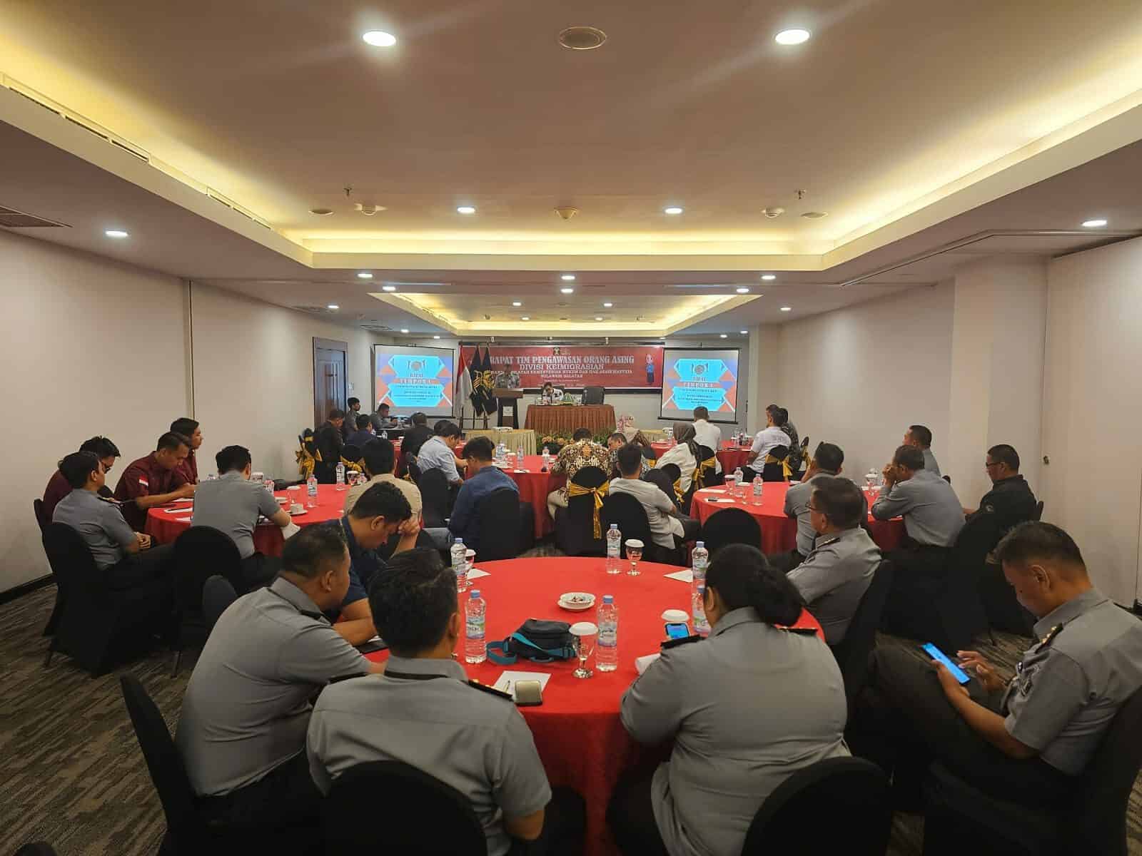 BNNP Sulawesi Selatan Menghadiri undangan Kantor Wilayah Kementrian Hukum dan Hak Asasi Manusia Sulawesi Selatan dalam rangka rapat Tim Pengawasan Orang Asing Divisi Keimigrasian