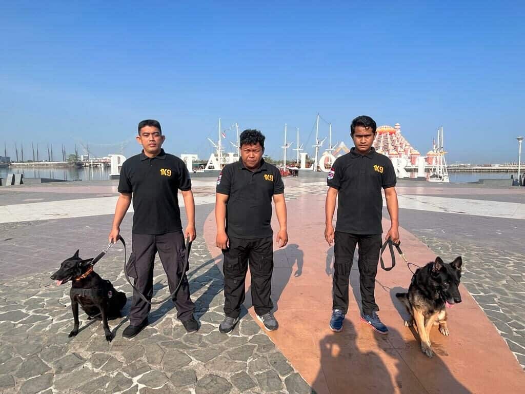 UNIT K-9 BNNP SULSEL ATAS NAMA BEN DAN KANI MELAKSANAKAN LATIHAN PENDETEKSIAN DI BULAN SEPTEMBER UNIT K-9 BNNP SULSEL ATAS NAMA BEN DAN KANI MELAKSANAKAN LATIHAN PENDETEKSIAN DI BULAN SEPTEMBER