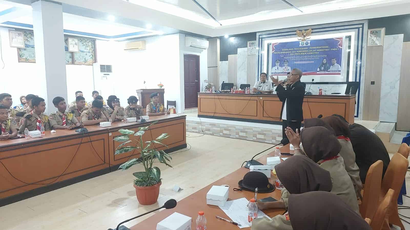 Satgas Extraordinary BNNP Sulsel melalui strategi Soft Power Aproach BNNP Sulsel Kerjasama Kesbangpol Kab. Pangkep Perkuat ketahanan diri anti Narkoba Siswa Perwakilan SMP se-Kab. Pangkep Satgas Extraordinary BNNP Sulsel melalui strategi Soft Power Aproach BNNP Sulsel Kerjasama Kesbangpol Kab. Pangkep Perkuat ketahanan diri anti Narkoba Siswa Perwakilan SMP se-Kab. Pangkep