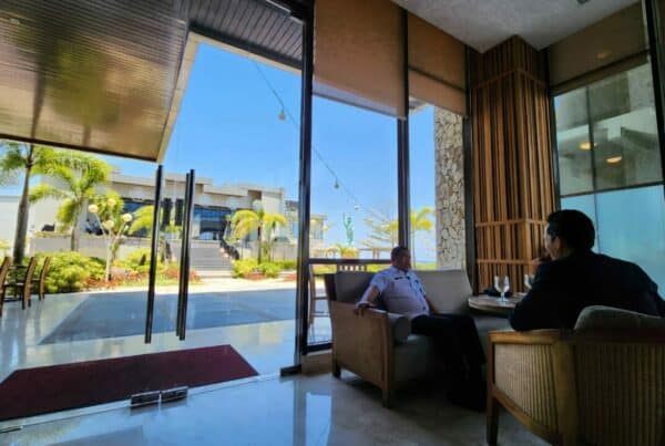 Dalam Rangka Upaya Tindak Lanjut Instruksi Presiden Tentang Extraordinary Crime, Kepala BNNP Sulawesi Selatan Melakukan Kunjungan ke Hotel The Rinra Makassar