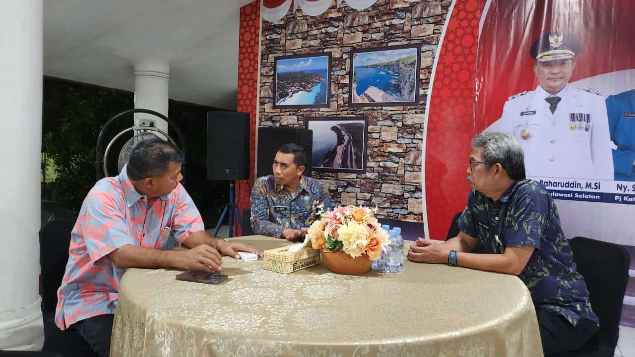 DALAM RANGKA PENANGANAN NAROTIKA SECARA EXTRAORDINARY CRIME, KEPALA BNNP SULSEL BERKUNJUNG KE BUPATI BULUKUMBA DALAM RANGKA PENANGANAN NAROTIKA SECARA EXTRAORDINARY CRIME, KEPALA BNNP SULSEL BERKUNJUNG KE BUPATI BULUKUMBA