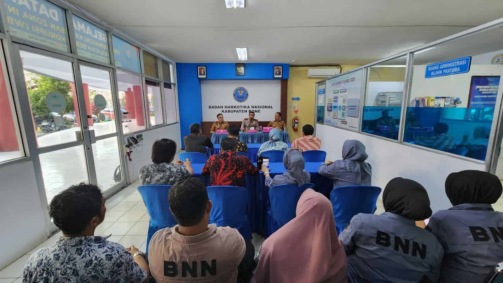 KEPALA BNNP SULAWESI SELATAN MEMBERIKAN ARAHAN KEPADA BNNK BESERTA JAJARAN WILAYAH SULSEL TERKAIT PENANGANAN NARKOTIKA SECARA EXTRAORDINARY KEPALA BNNP SULAWESI SELATAN MEMBERIKAN ARAHAN KEPADA BNNK BESERTA JAJARAN WILAYAH SULSEL TERKAIT PENANGANAN NARKOTIKA SECARA EXTRAORDINARY