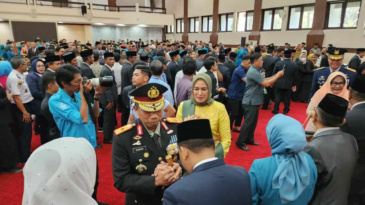 Kepala BNNP Sulsel didampingi Ketua DWP BNNP Sulsel Menghadiri Pelantikan Sejumlah Penjabat di Wilayah Sulsel Kepala BNNP Sulsel didampingi Ketua DWP BNNP Sulsel Menghadiri Pelantikan Sejumlah Penjabat di Wilayah Sulsel