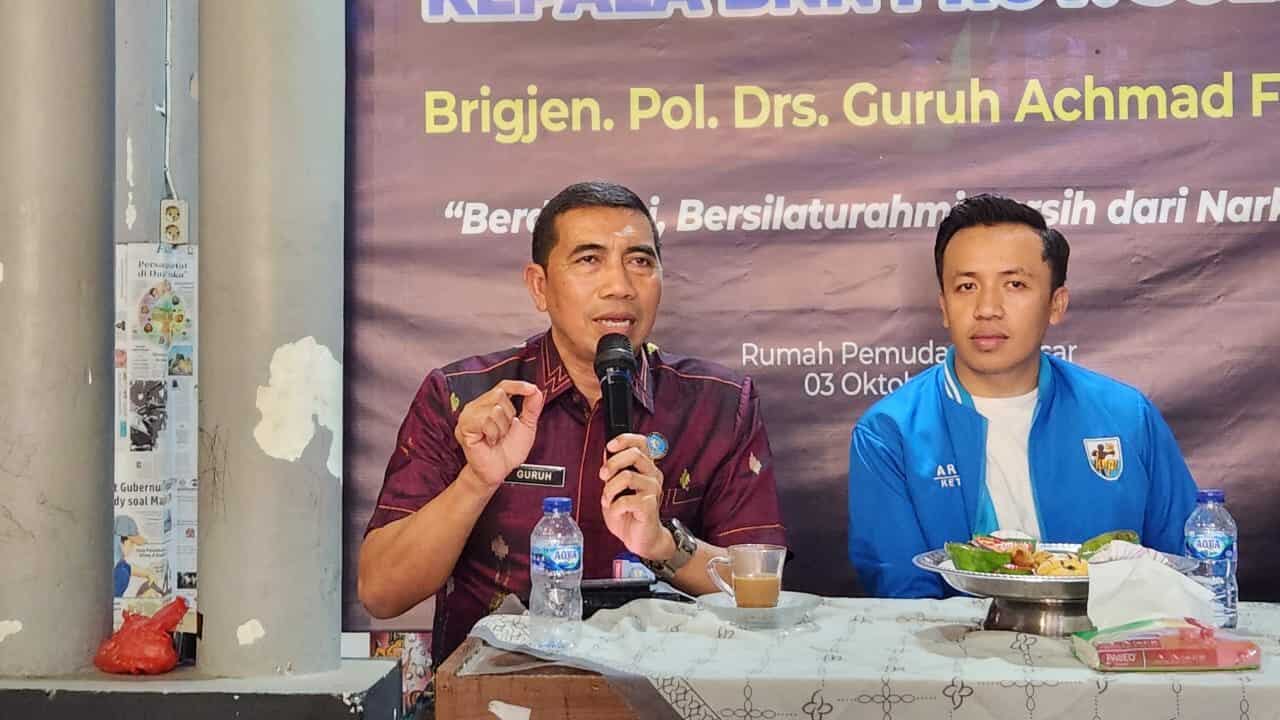 KEPALA BNN PROV.SULSEL MENYAMPAIKAN PENANGANAN NARKOTIKA SECARA EXTRAORDINARY DI FORUM DISKUSI PEMUDA WILAYAH KOTA MAKASSAR KEPALA BNN PROV.SULSEL MENYAMPAIKAN PENANGANAN NARKOTIKA SECARA EXTRAORDINARY DI FORUM DISKUSI PEMUDA WILAYAH KOTA MAKASSAR