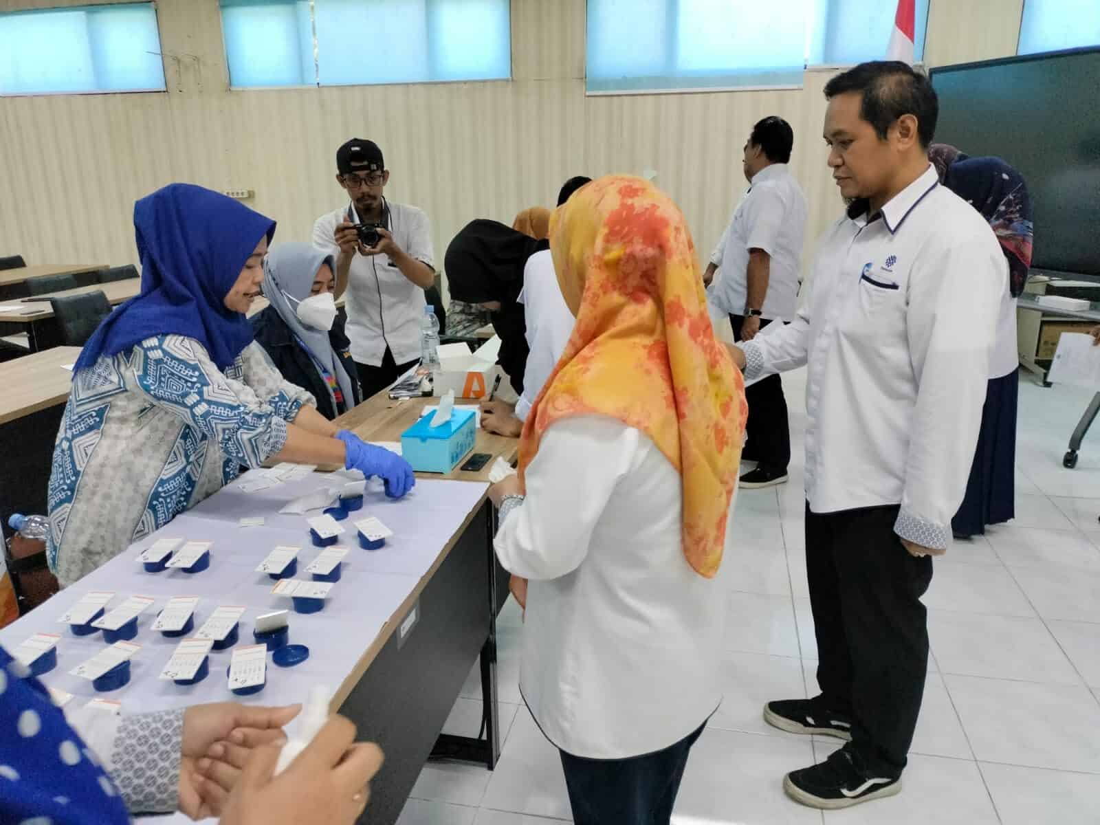 BNN Provinsi Sulawesi Selatan Lakukan Skrining Pegawai Balai Besar Pengembangan K3 Makassar BNN Provinsi Sulawesi Selatan Lakukan Skrining Pegawai Balai Besar Pengembangan K3 Makassar