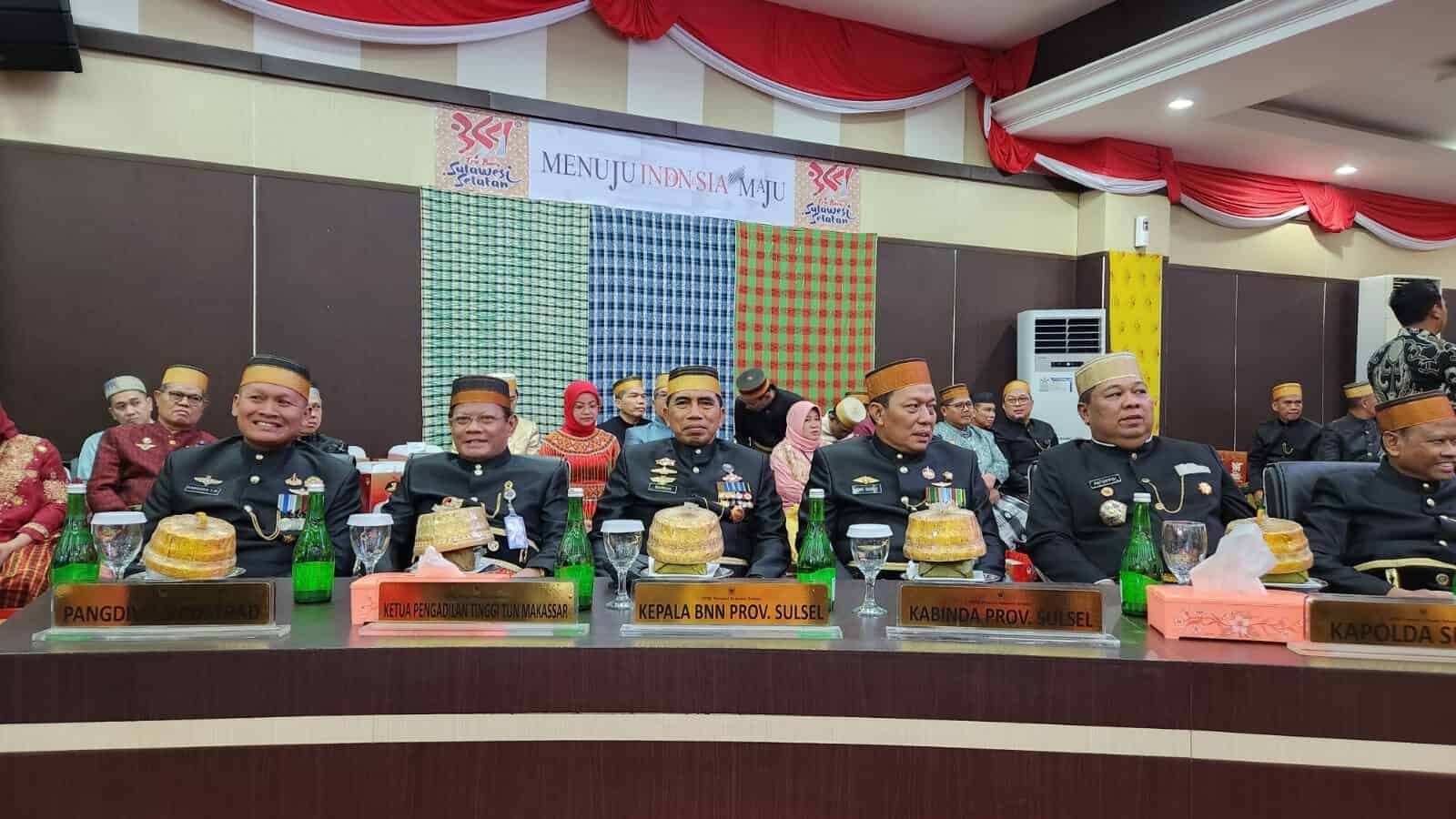 KEPALA BNN PROV.SULSEL DIDAMPINGI KETUA DWP BNNP SULAWESI SELATAN MENGHADIRI RAPAT PARIPURNA HARI JADI SULSEL KE 354 TAHUN Konsep Otomatis