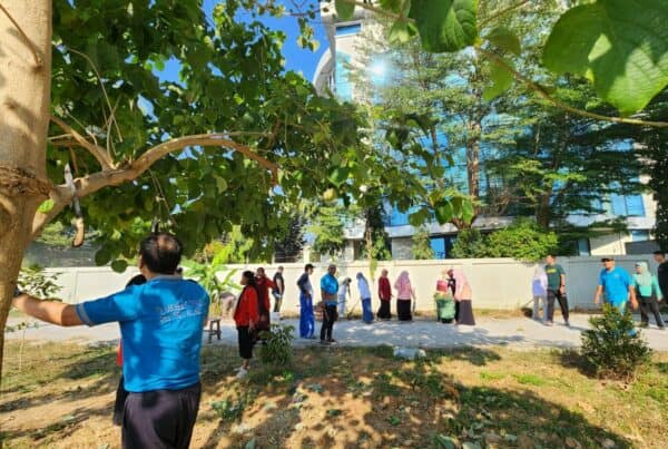 Peduli Lingkungan Hidup yang Bersih dan Sehat, Personil BNNP Sulsel Kompak Melaksanakan Kerja Bakti Peduli Lingkungan Hidup yang Bersih dan Sehat, Personil BNNP Sulsel Kompak Melaksanakan Kerja Bakti
