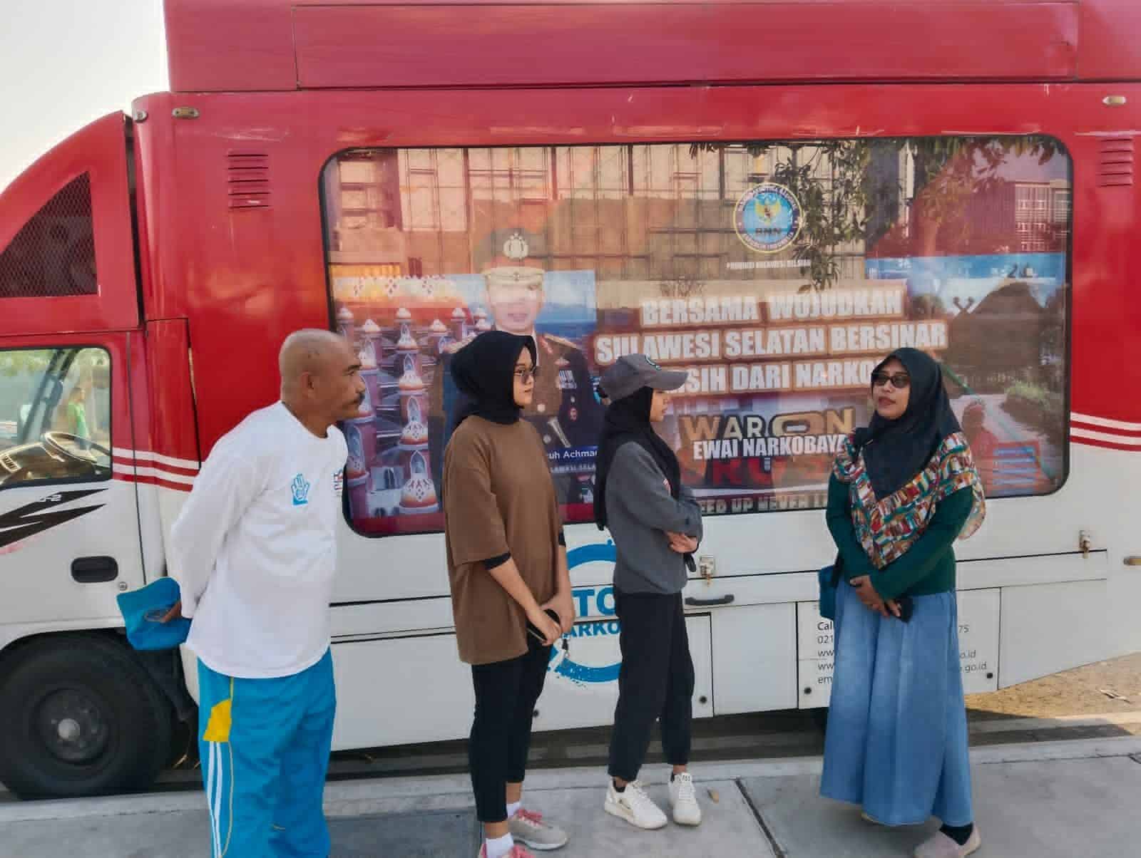 Dalam Rangka Penanganan Narkotika Secara Extraordinarycrime, TIM BNN Prov.Sulsel melaksanakan Penyuluhan Mobile P4GN serta Kampanye War On Drugs melalui Kegiatan Car Free Day Dalam Rangka Penanganan Narkotika Secara Extraordinarycrime, TIM BNN Prov.Sulsel melaksanakan Penyuluhan Mobile P4GN serta Kampanye War On Drugs melalui Kegiatan Car Free Day
