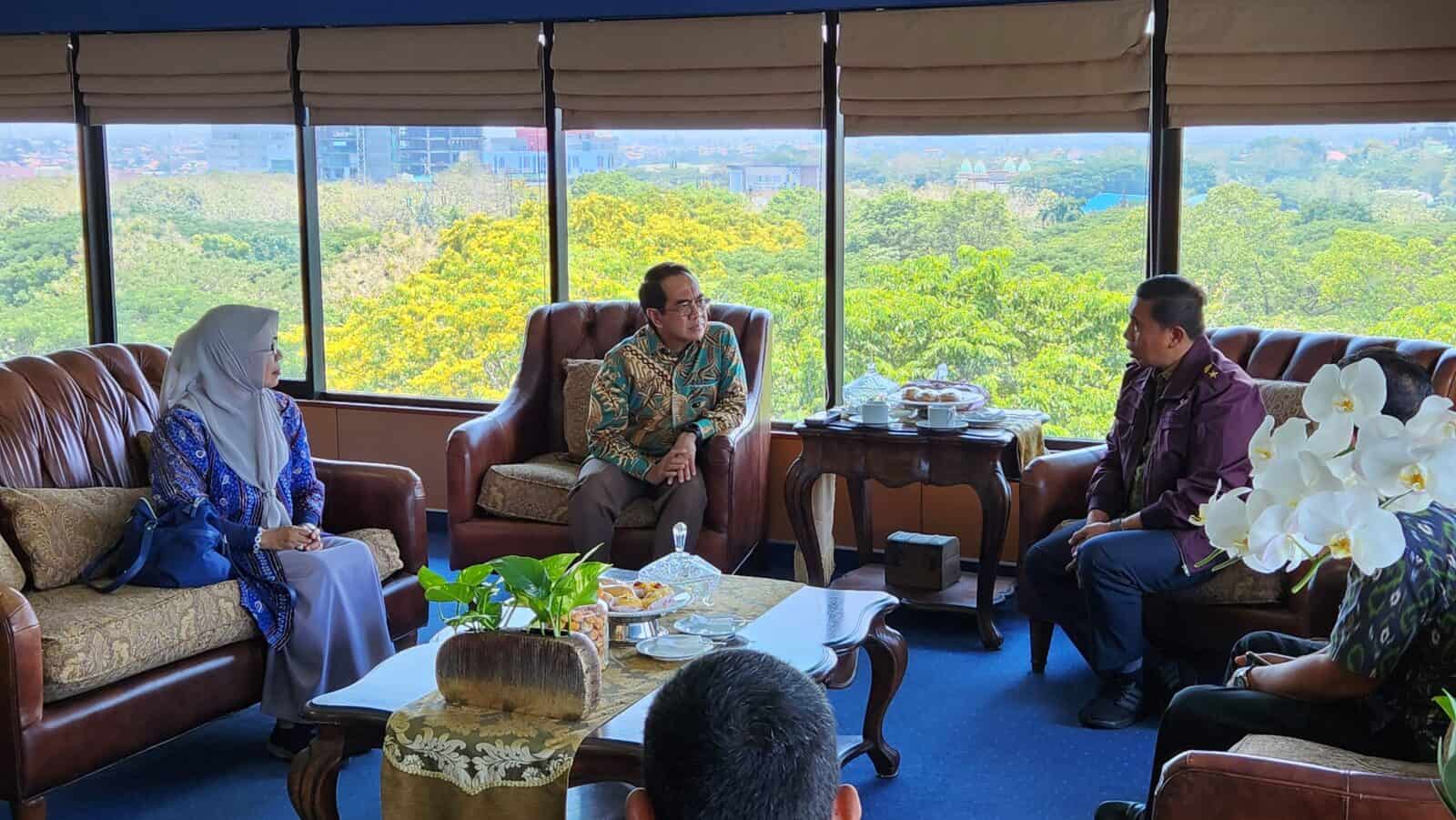 Dalam Rangka Penanganan Narkotika Secara Extraordinary, Kepala BNNP Sulsel Berkunjung ke Universitas Hasanuddin Dalam Rangka Sinergitas di Lingkungan Perguruan Tinggi Dalam Rangka Penanganan Narkotika Secara Extraordinary, Kepala BNNP Sulsel Berkunjung ke Universitas Hasanuddin Dalam Rangka Sinergitas di Lingkungan Perguruan Tinggi