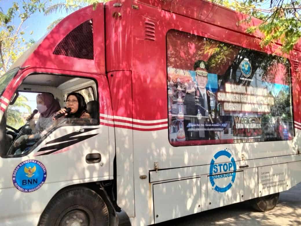 Dalam Rangka Penanganan Narkotika Secara Extraordinary, TIM BNN Prov.Sulsel melaksanakan Penyuluhan Mobile P4GN serta Kampanye War On Drugs di Wilayah Tanjung Bunga Makassar Dalam Rangka Penanganan Narkotika Secara Extraordinary, TIM BNN Prov.Sulsel melaksanakan Penyuluhan Mobile P4GN serta Kampanye War On Drugs