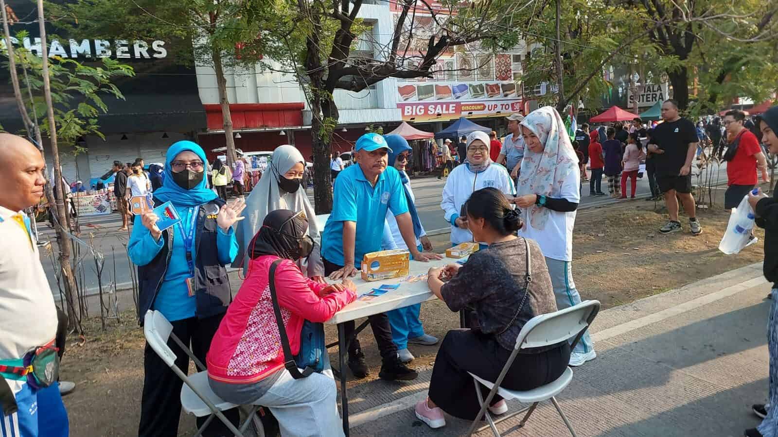 Kampanye P4GN pada Car Free Day di Jalan Boulevard Makassar Kampanye P4GN pada Car Free Day di Jalan Boulevard Makassar