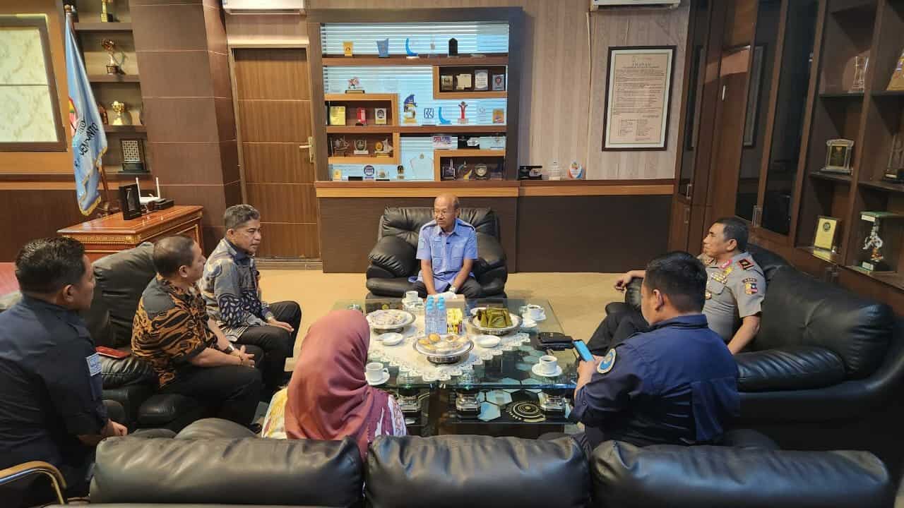 Dalam Rangka Mewujudkan Kabupaten Bersinar, Kepala BNNP Sulawesi Selatan Melakukan Kunjungan Sinergitas P4GN di Kab. Jeneponto Dalam Rangka Mewujudkan Kabupaten Bersinar, Kepala BNNP Sulawesi Selatan Melakukan Kunjungan Sinergitas P4GN di Kab. Jeneponto