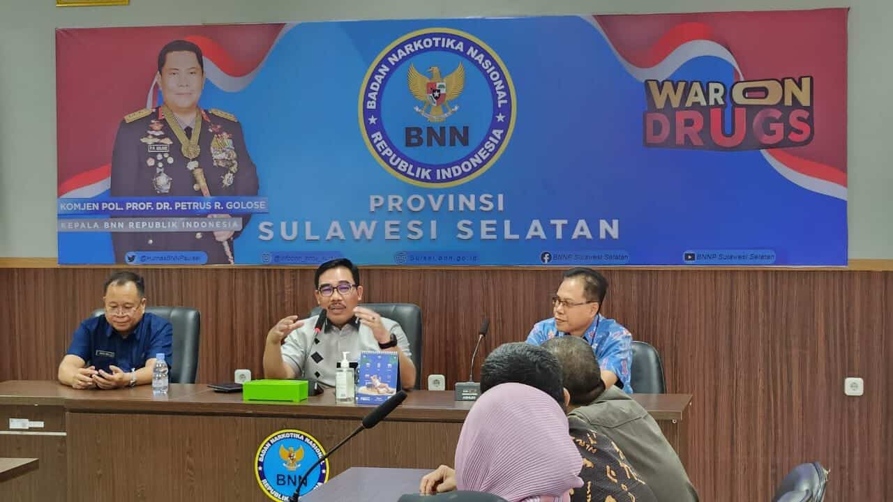 Deputi Pencegahan BNN RI Melakukan Monitoring dan Evaluasi Bidang Pencegahan di BNNP Sulawesi Selatan Deputi Pencegahan BNN RI Melakukan Monitoring dan Evaluasi Bidang Pencegahan di BNNP Sulawesi Selatan