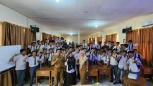 Sosialisasi Bahaya Penyalahgunaan Narkoba pada Siswa UPT SMK Negeri 5 Kabupaten Gowa Sosialisasi Bahaya Penyalahgunaan Narkoba pada Siswa UPT SMK Negeri 5 Kabupaten Gowa