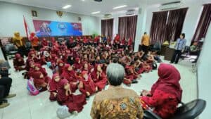 Sosialisasi Bahaya Penyalahgunaan Narkoba pada Kegiatan Kunjungan SD Rappokalling 2 di BNNP Sulsel