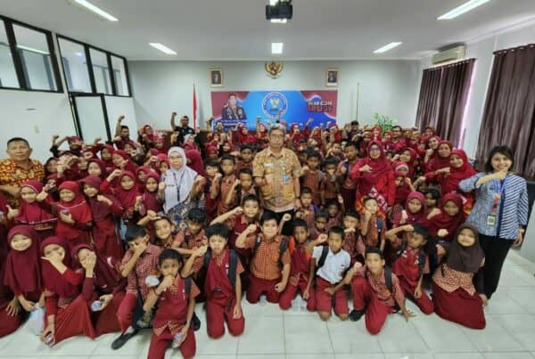 Sosialisasi Bahaya Penyalahgunaan Narkoba pada Kegiatan Kunjungan SD Rappokalling 2 di BNNP Sulsel