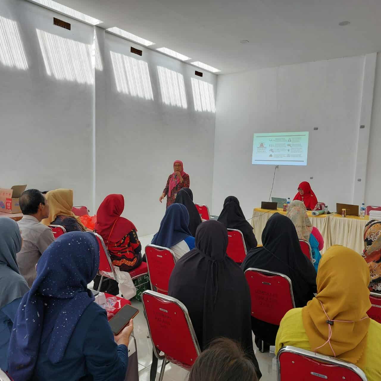Pemberdayaan Kader Masyarakat yang Terlibat Pelaksanaan Deteksi Dini Faktor Resiko Penyakit Tidak Menular (PTM) UPT Puskesmas Kanjilo Kecamatan Barombong Kabupaten Gowa