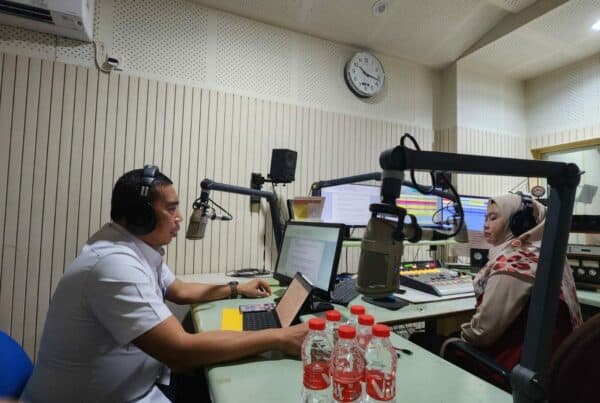 Kepala BNNP Sulsel Melaksanakan Kegiatan Diseminasi Informasi P4GN Melalui Media Radio Telstar FM