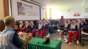 Sosialisasi Bahaya Narkoba di Universitas Mega Buana Palopo Sosialisasi Bahaya Narkoba di Universitas Mega Buana Palopo