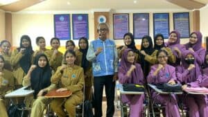 PENYULUH BNNP SULSEL MELAKSANAAN KIE P4GN SOSIALISASI BAHAYA PENYALAHGUNAAN NARKOBA DI LINGKUNGAN KAMPUS
