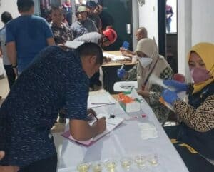 Deteksi Dini Melalui Pemeriksaan Urine di PT. Sahitya Mitratech Utama Mitra TIS dan Smartfren