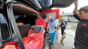 BNNP Sulsel Melaksanakan Jum’at Berbagi Berkah BNNP Sulsel Melaksanakan Jum’at Berbagi Berkah