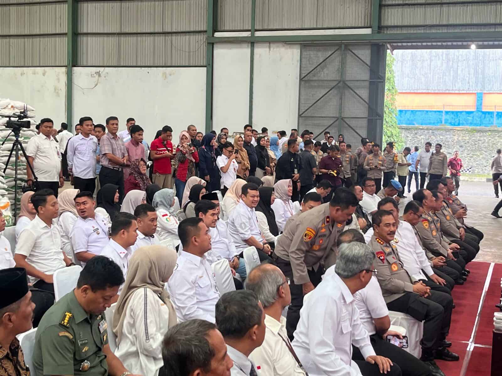 BNNP Sulsel Hadiri Pelepasan/Penyerahan Bantuan Pangan Oleh Wakapolri Republik Indonesia