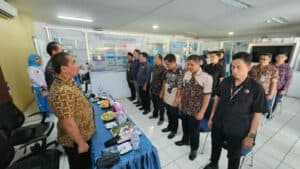 DALAM KUNJUNGAN KERJANYA, KEPALA BNNP SULAWESI SELATAN MENINJAU GEDUNG KLINIK PRATAMA MARENNU DECENG DIRANGKAIKAN DENGAN MEMBERIKAN ARAHAN MOTIVASI KEPADA SELURUH JAJARAN BNNK BONE