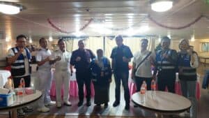 Kepala BNNP Sulsel Pantau Langsung Tes Uji Penyalahgunaan Narkoba Kepada Awak KM. Bukit Siguntang Kepala BNNP Sulsel Pantau Langsung Tes Uji Penyalahgunaan Narkoba Kepada Awak KM. Bukit Siguntang