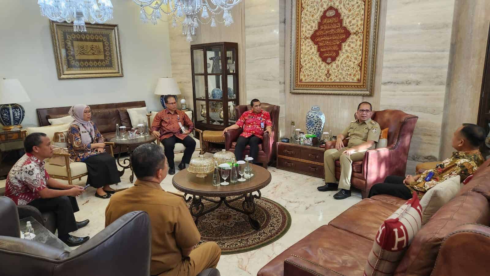 Kepala BNNP Sulawesi Selatan Kunjungi Walikota Makassar Dalam Rangka Koordinasi dan Sinergitas P4GN Kepala BNNP Sulawesi Selatan Kunjungi Walikota Makassar Dalam Rangka Koordinasi dan Sinergitas P4GN