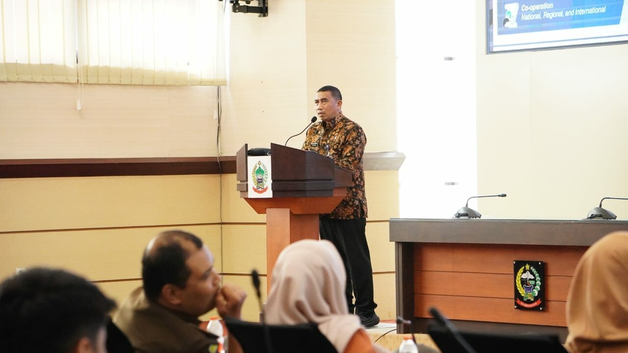 Kepala BNNP Sulawesi Selatan Memberikan Arahan Dalam Rapat Penyusunan Rencana Aksi Daerah (RAD) Pada Pemerintah Provinsi Sulawesi Selatan T.A 2024