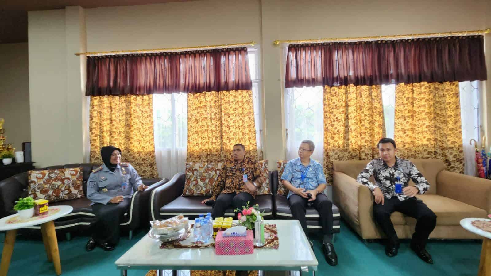 Wujudkan Indonesia Bersinar,Kepala BNNP Sulawesi Selatan Melaksanakan Kunjungan ke Lapas Perempuan Kelas IIA Sungguminasa Konsep Otomatis