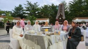 KOMPAK DALAM SINERGITAS, KEPALA BNN PROV. SULAWESI SELATAN DIDAMPINGI KETUA DWP BNNP SULAWESI SELATAN HADIRI BUKA PUASA BERSAMA DENGAN FORKOPIMDA SULSEL