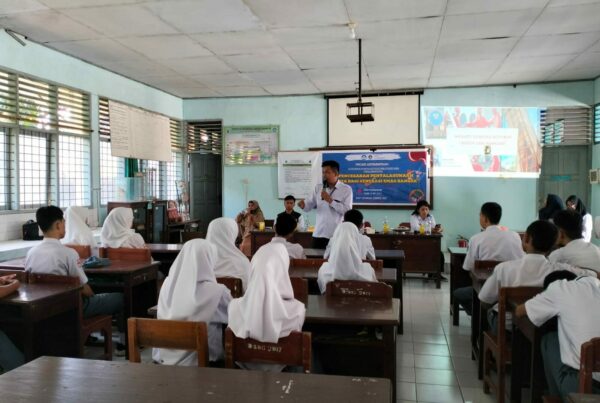 SEMINAR ANTI NARKOTIKA PROGRAM PPG PRAJABATAN GEL.I BAHASA INDONESIA UNIVERSITAS MUHAMMADIYAH MAKASSAR PENCEGAHAN PENYALAHGUNAAN NARKOBA