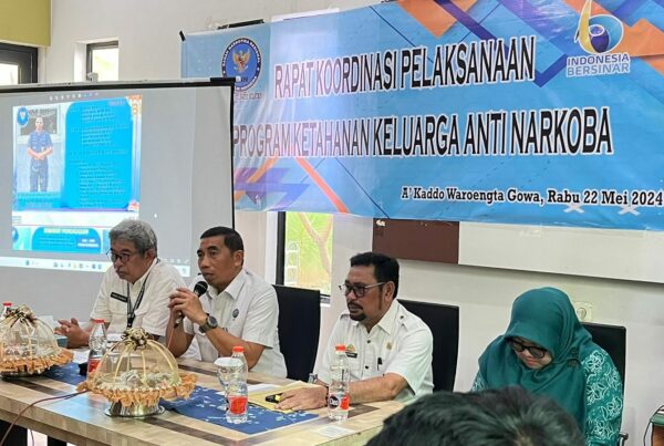 KEPALA BNNP SULSEL MEMBUKA KEGIATAN RAPAT KOORDINASI PELAKSANAAN PROGRAM KETAHANAN KELUARGA ANTI NARKOBA