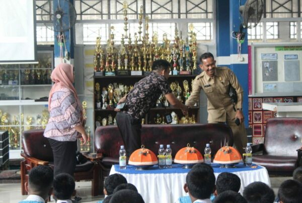 SEMINAR ANTI NARKOTIKA PROGRAM PPG PRAJABATAN GEL.I UNIVERSITAS NEGERI MAKASSAR DI SMP NEGERI 6 MAKASSAR PENCEGAHAN PENYALAHGUNAAN NARKOBA