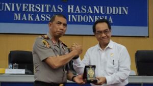 PERTAHANKAN SINERGI DAN KOLABORASI, KEPALA BNNP SULAWESI SELATAN SOSIALISASI DAN DETEKSI DINI PADA PERGURUAN TINGGI UNHAS GUNA WUJUDKAN KAMPUS BERSINAR