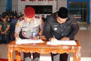 DEMI WUJUDKAN KAB. MAROS BERSINAR, KEPALA BNNP SULSEL BERSAMA BUPATI MAROS PERKUAT KERJASAMA MELALUI PENANDATANGANAN MoU