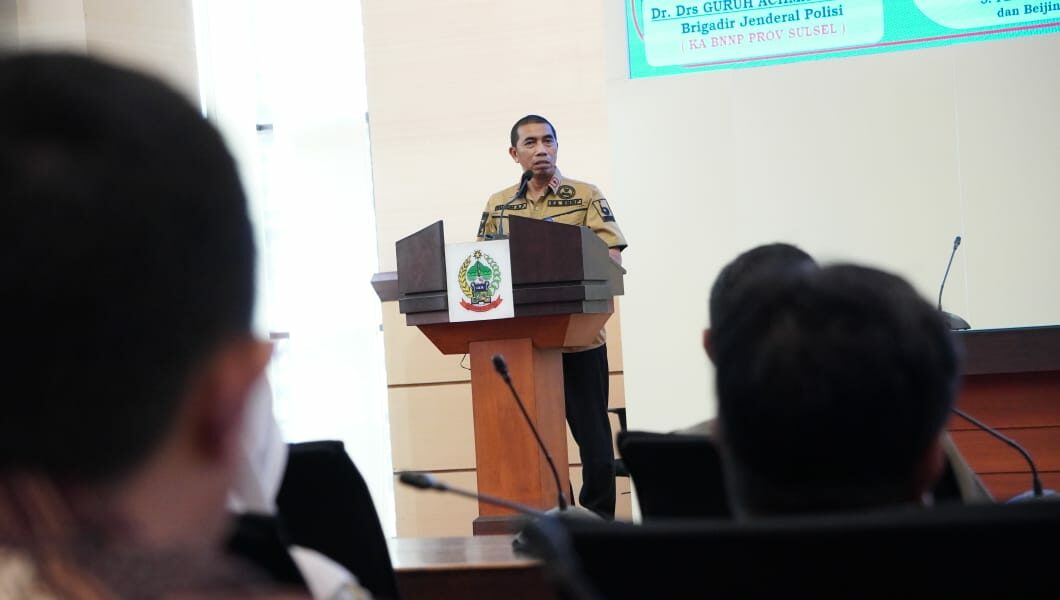 Kepala BNNP Sulawesi Selatan Memberikan Arahan Dalam Rapat Asistensi Pelaksanaan Rencana Aksi Daerah (RAD) Fasilitasi Pencegahan dan Pemberantasan Penyalahgunaan dan Peredaran Gelap Narkotika  dan Prekursor Narkotika di ada Pemerintah di Provinsi Sulawesi Selatan T.A 2024