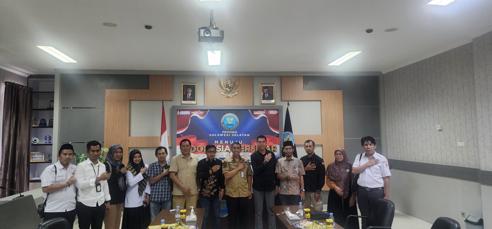 BNNP SULAWESI SELATAN SIAP BERSINERGI DAN BERKOLABORASI BERSAMA KPU KAB/KOTA DIWILAYAH SULSEL DALAM PERSIAPAN TAHAPAN BAKAL CALON PADA PILKADA SERENTAK 2024