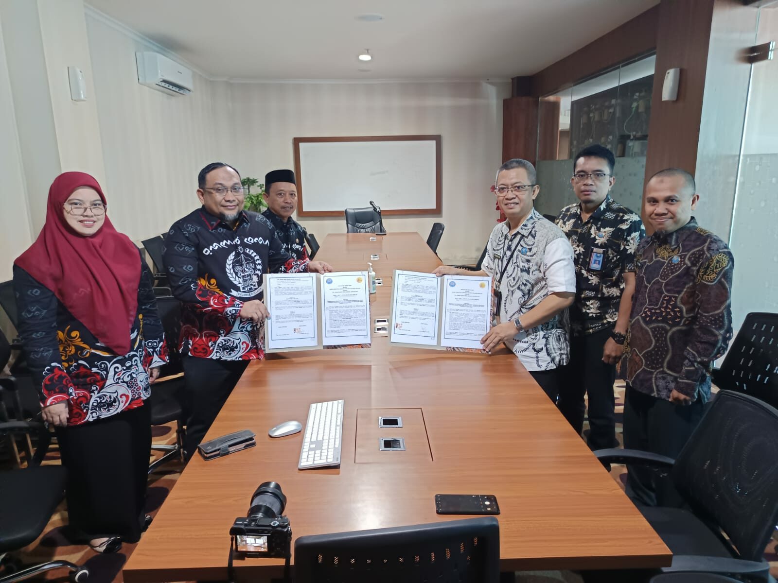 BNNP Sulawesi Selatan Lakukan Penandatanganan Perjanjian Kerja Sama Dengan RSUD Labuang Baji BNNP Sulawesi Selatan Lakukan Penandatanganan Perjanjian Kerja Sama Dengan RSUD Labuang Baji