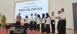 Tim Penyuluh P2M BNN Provinsi Sulawesi Selatan Melaksanakan KIE P4GN Di Lingkungan Kampus Politeknik Negeri Makassar Pada Kegiatan PPKBM Tahun 2024
