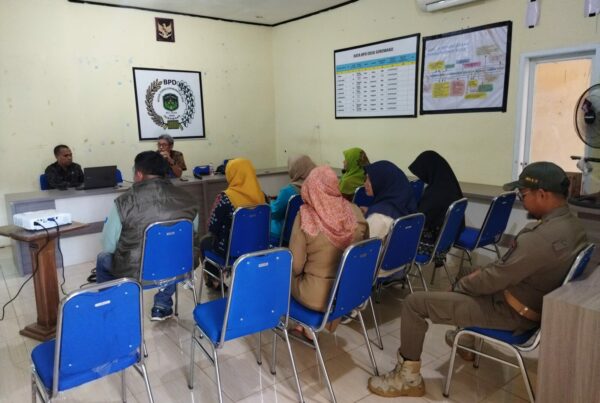 INTERNALISASI PROGRAM DESA BERSINAR KEPADA MASYARAKAT DESA NIKKEL DAN DESA SOROWAKO