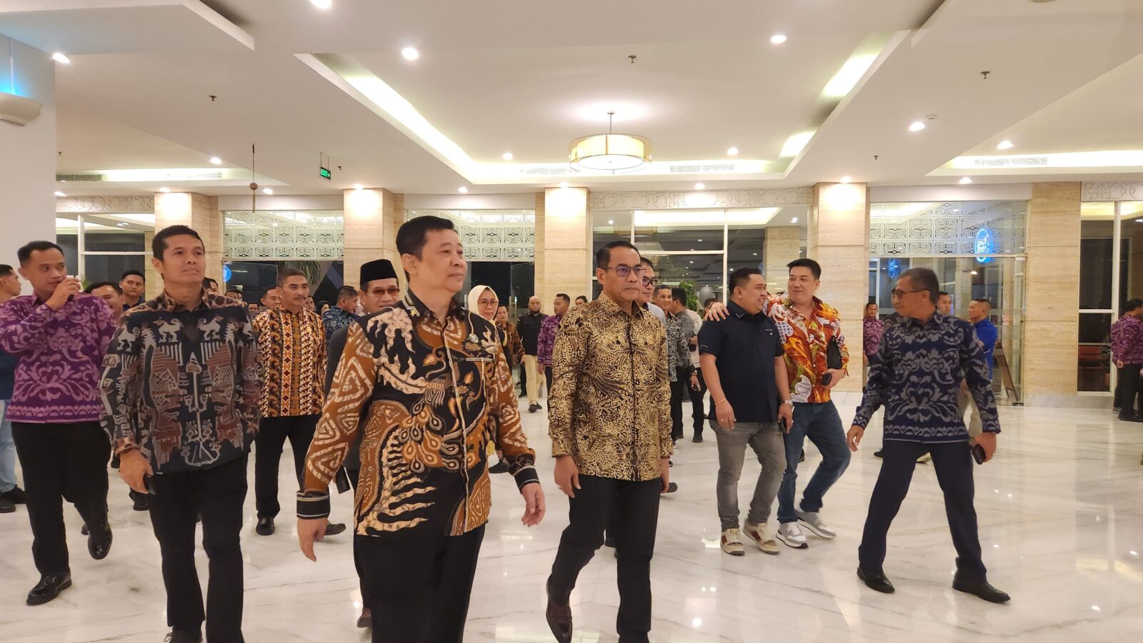 KEPALA BNNP SULSEL MENGHADIRI ACARA MALAM PENGANTAR TUGAS IRJEN POL ANDI RIAN R. DJAJADI SEBAGAI KAPOLDA SUMATERA SELATAN
