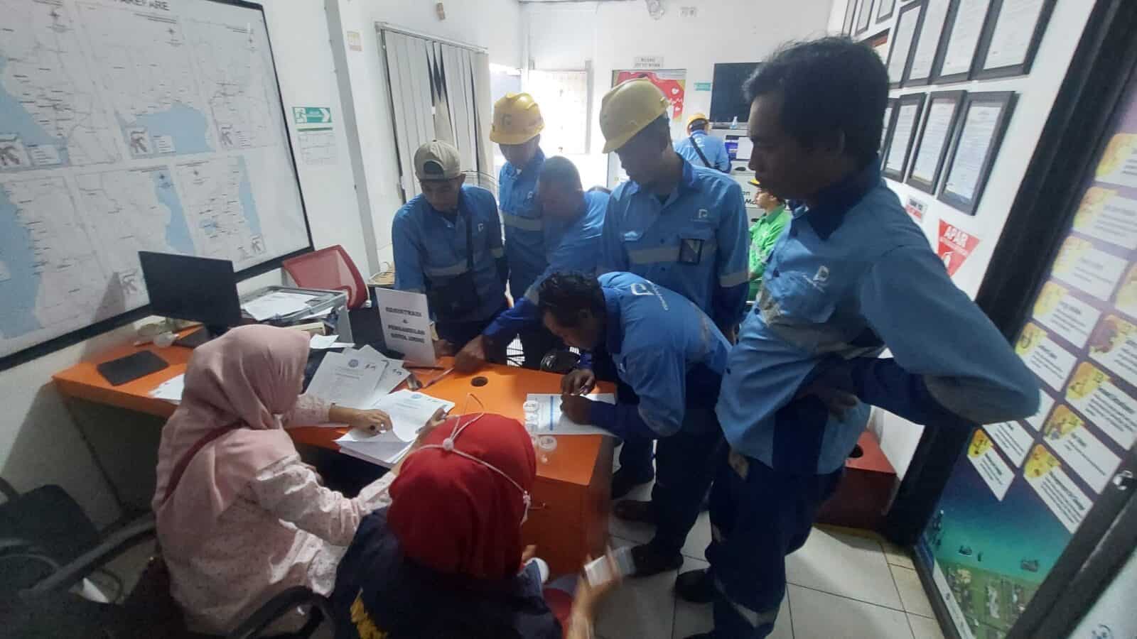 BNN Provinsi Sulawesi Selatan Tes Urine Di Lingkungan Kantor PT Elnusa Petrofin ParePare BNN Provinsi Sulawesi Selatan Tes Urine Di Lingkungan Kantor PT Elnusa Petrofin ParePare
