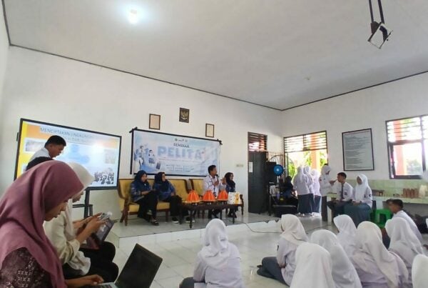 Seminar Pelita (Pemuda Lintas Tantangan LGBT, Seks Bebas, dan Anti Narkoba) dan Deklarasi Anti Narkoba UPT SMA Negeri 9 Gowa