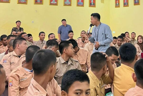 Penyuluhan Pencegahan Penyalahgunaan Narkoba di SMK Negeri 2 Makassar