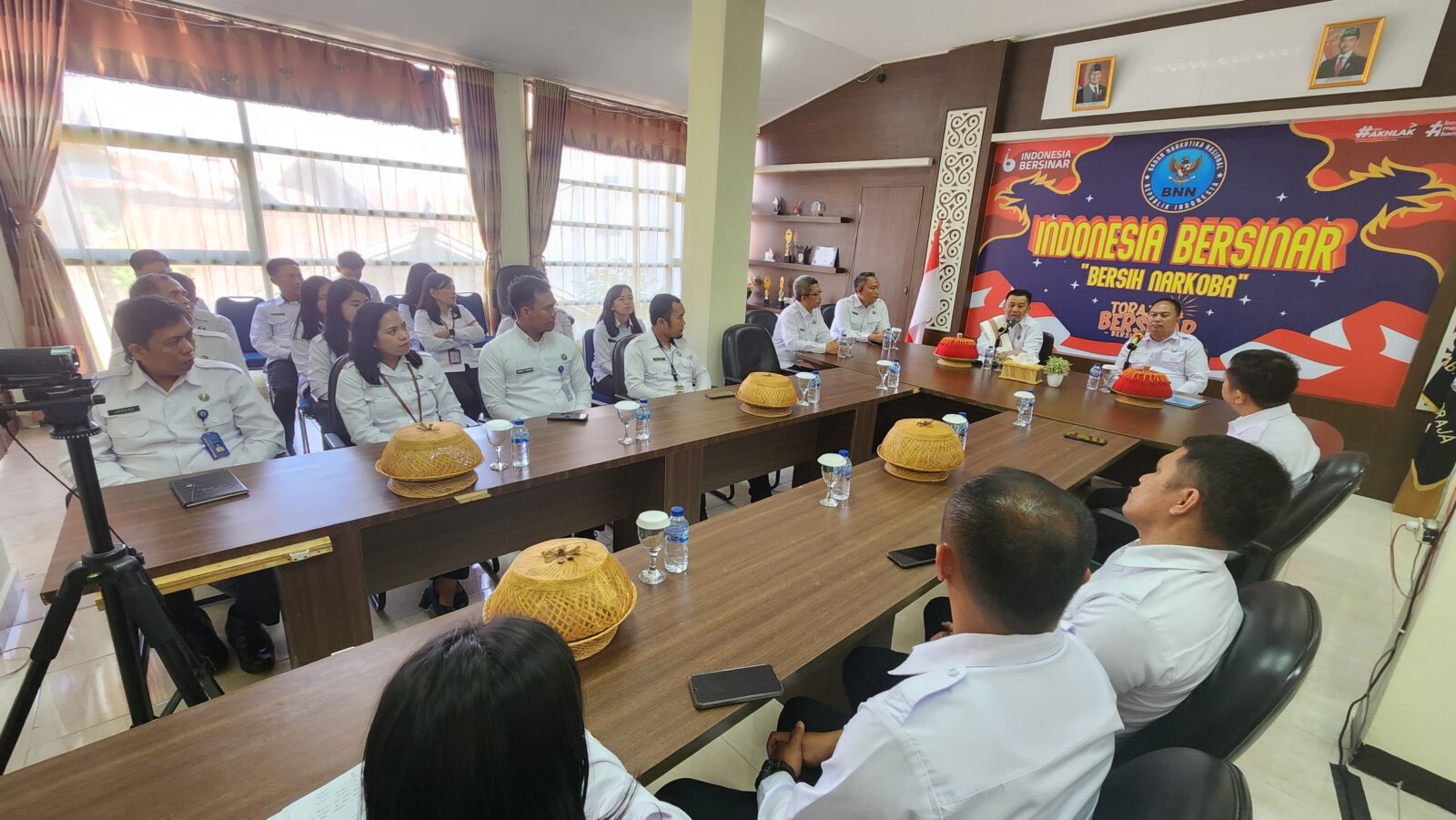 Jalin Silaturahmi dan Jaga Kekompakan Personil di Daerah, Kepala BNNP Sulawesi Selatan Kunjungan Kerja ke BNNK Tana Toraja